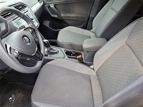 Used 2021 Volkswagen Tiguan S image 21