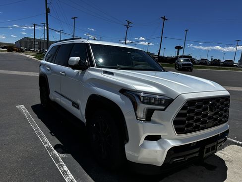 Used 2025 Toyota Sequoia Platinum w/ TRD Off-Road Package AWD/4WD image 7
