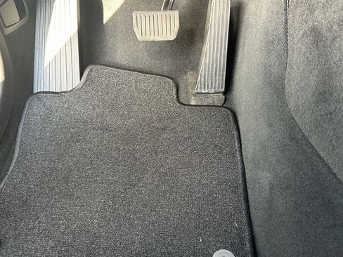 Used 2025 Volvo XC60 B5 Plus image 15