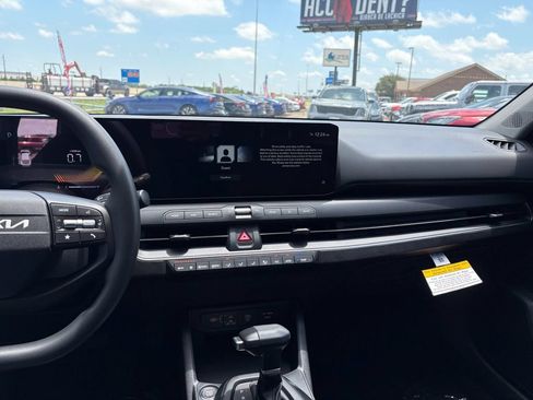 New 2026 Kia K4 FWD image 17