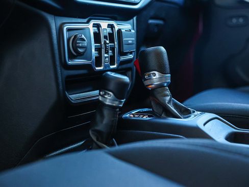 Used 2021 Jeep Wrangler Unlimited Sport image 28