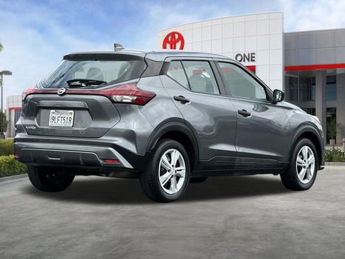 Used 2021 Nissan Kicks S FWD image 4