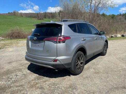 Used 2018 Toyota RAV4 SE w/ Power Extra Value Package AWD/4WD image 3