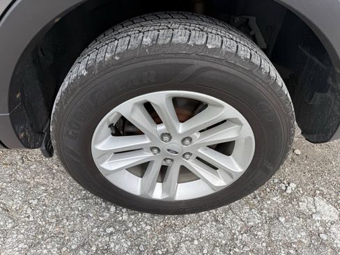 Used 2012 Ford Explorer XLT AWD/4WD image 9