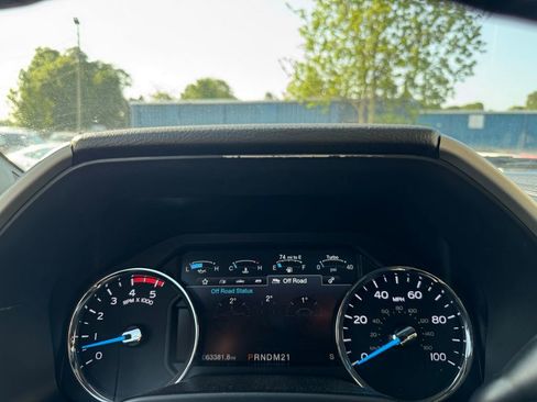 Used 2017 Ford F250 Lariat w/ Lariat Ultimate Package AWD/4WD image 19