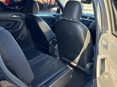 Used 2022 Volkswagen Tiguan SE R-Line image 27