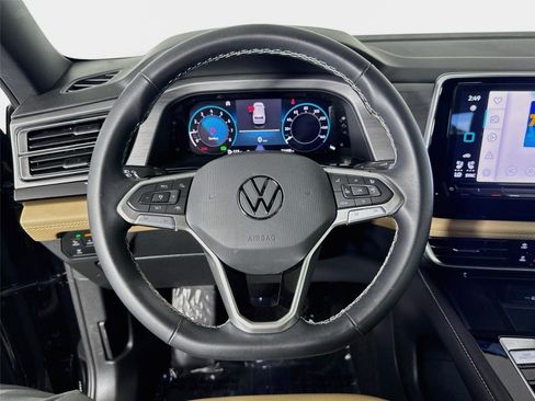 Used 2024 Volkswagen Atlas Cross Sport SE FWD image 13