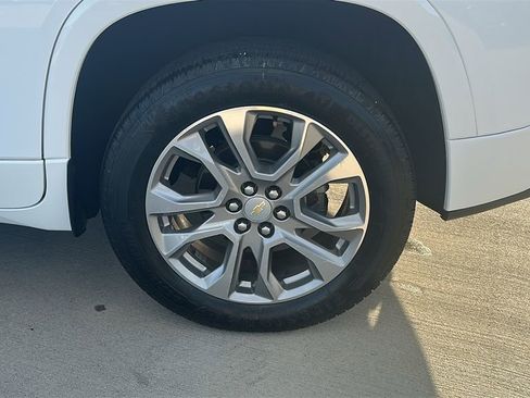 Used 2019 Chevrolet Traverse Premier w/ Driver Confidence II Package image 18