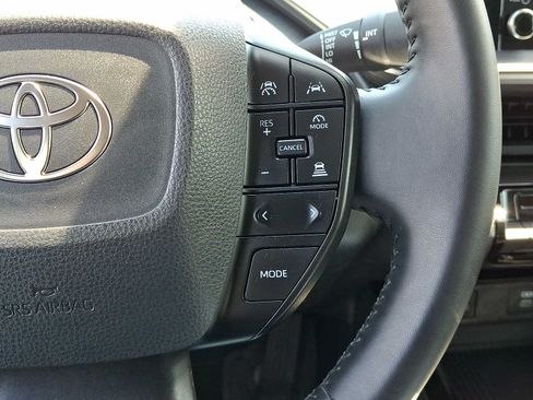 Used 2025 Toyota Prius LE FWD image 21