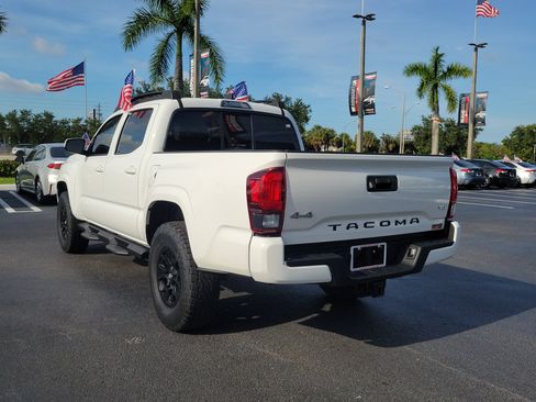 Used 2023 Toyota Tacoma SR AWD/4WD image 9