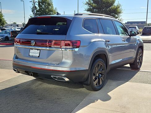 New 2026 Volkswagen Atlas SE image 3
