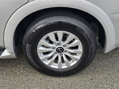 Certified 2024 Nissan Armada SV image 9