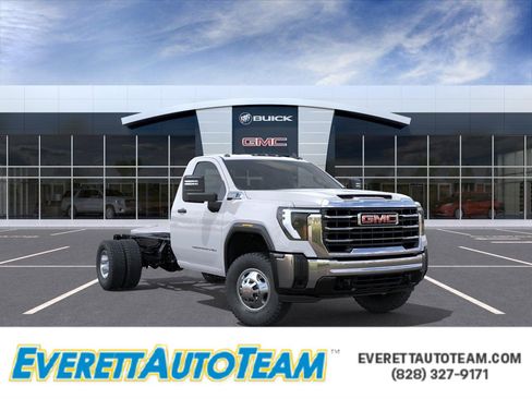 New 2026 GMC Sierra 3500 Pro AWD/4WD image 1