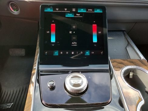 Used 2026 Cadillac Escalade Platinum Sport w/ LPO, Floor Liner Package AWD/4WD image 36