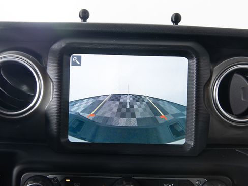 Used 2020 Jeep Gladiator Overland image 34