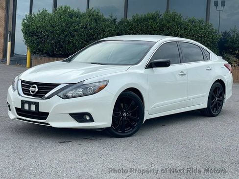 Used 2017 Nissan Altima 2.5 SR w/ Midnight Edition Package FWD image 26