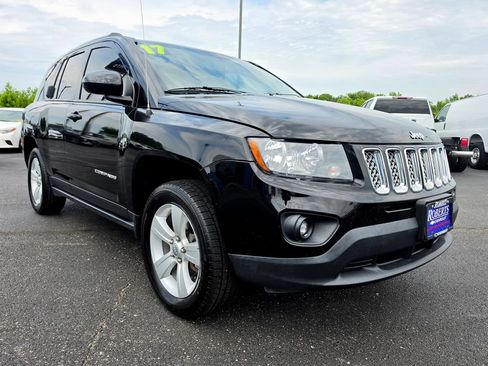 Used 2017 Jeep Compass Latitude AWD/4WD image 11