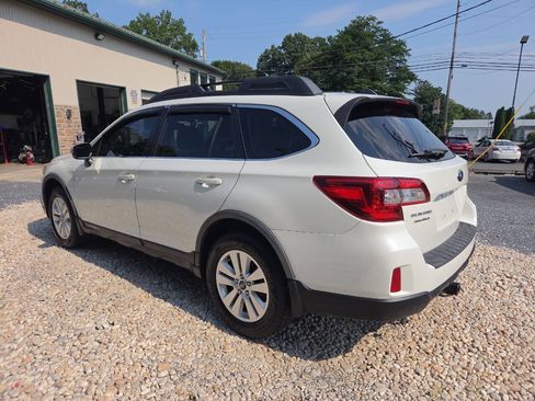 Used 2015 Subaru Outback 2.5i Premium AWD/4WD image 5