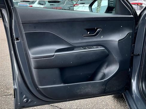 Used 2024 Hyundai Kona SEL image 9