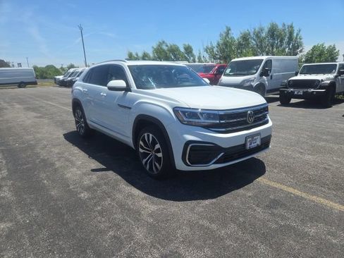 Used 2020 Volkswagen Atlas Cross Sport SEL R-Line AWD/4WD image 2