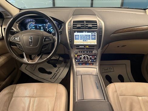 Used 2017 Lincoln MKZ Reserve FWD image 9