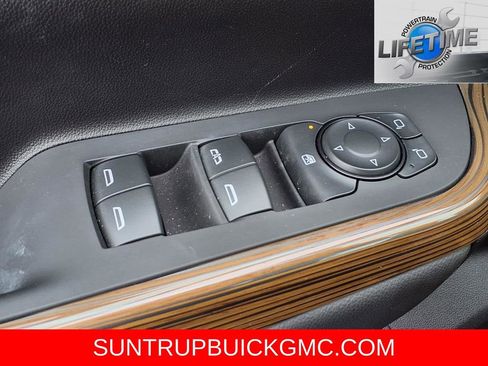 Used 2023 GMC Acadia SLE w/ Driver Convenience Package image 24