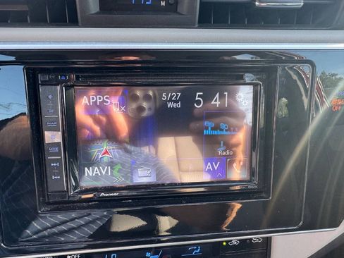 Used 2019 Toyota Corolla LE FWD image 12