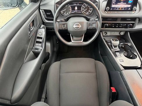 Used 2025 Nissan Rogue S FWD image 9