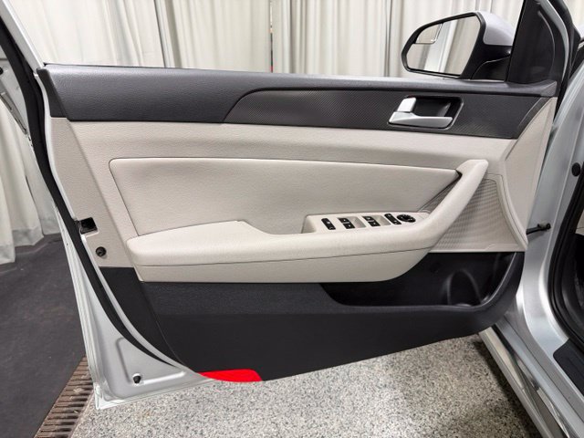 Used 2017 Hyundai Sonata Sport w/ Value Edition Package 02 FWD image 18
