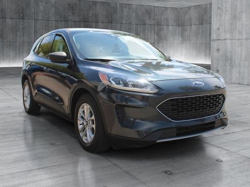 Used 2022 Ford Escape SE w/ Convenience Package FWD image 11