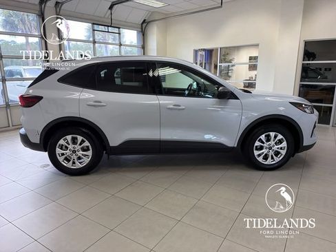 Certified 2026 Ford Escape Active FWD image 9