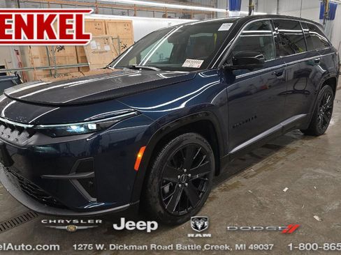 Used 2024 Jeep Wagoneer Launch Edition image 1