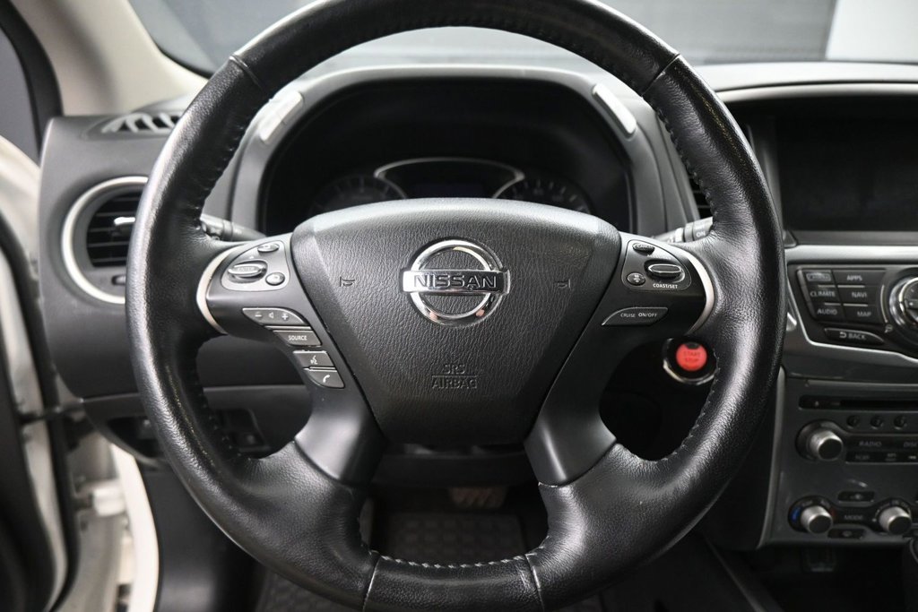 Used 2020 Nissan Pathfinder SL FWD image 11