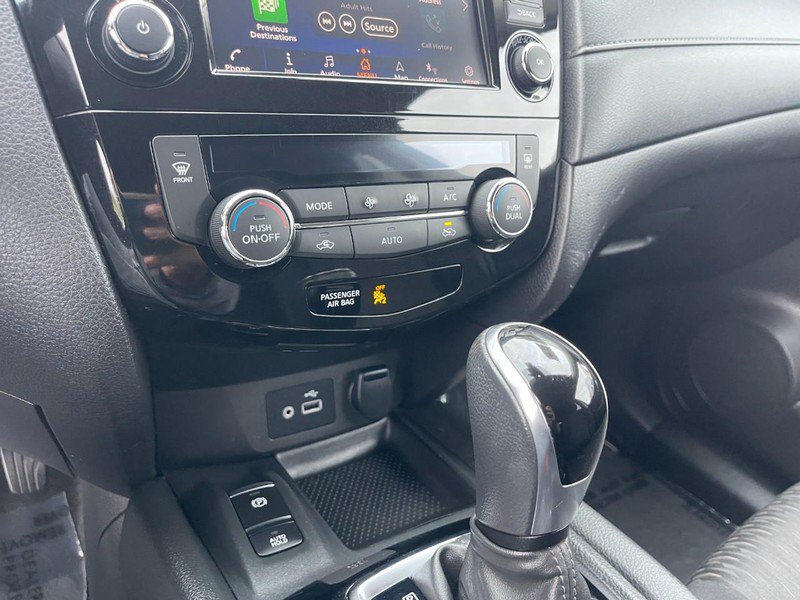 Used 2019 Nissan Rogue SV w/ Premium Package FWD image 30