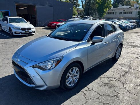 Used 2018 Toyota Yaris iA FWD image 9