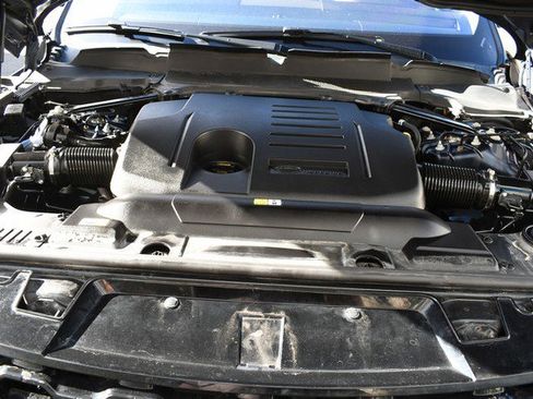 Used 2020 Land Rover Range Rover Sport SE image 30