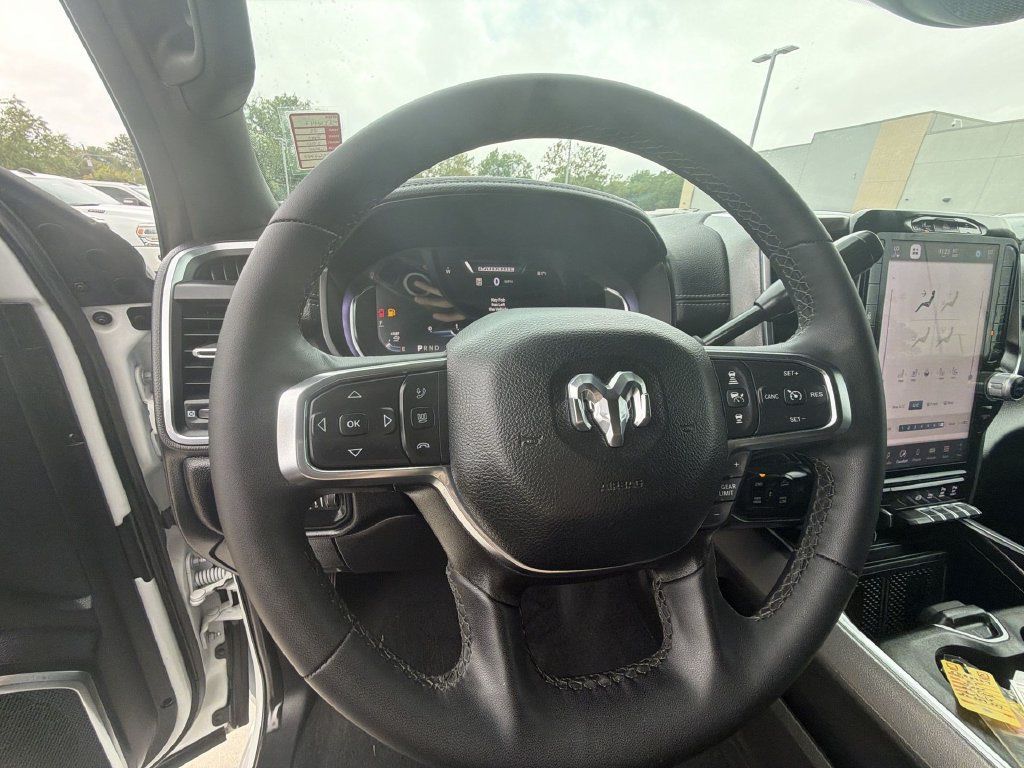 Used 2025 RAM 2500 Laramie AWD/4WD image 6