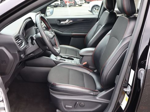 Used 2025 Ford Escape ST-Line FWD image 18