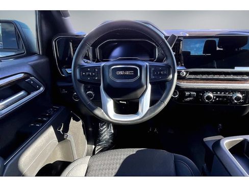 Used 2025 GMC Sierra 1500 Elevation AWD/4WD image 9