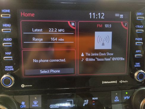 Used 2021 Toyota Highlander XLE image 25