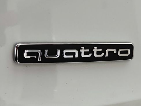 Used 2022 Audi Q3 2.0T Premium Plus w/ Premium Plus Package AWD/4WD image 35