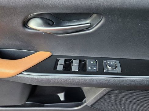 Used 2019 Lexus UX 250h 250h Luxury image 17