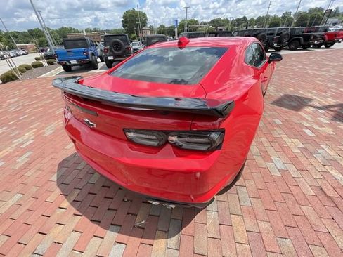 Used 2020 Chevrolet Camaro SS RWD image 32