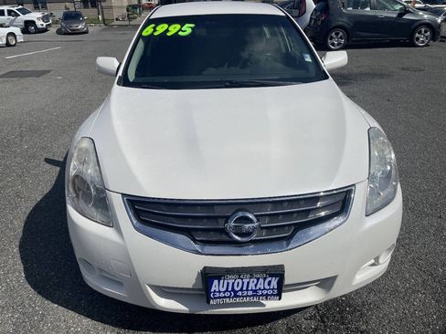 Used 2011 Nissan Altima 2.5 S w/ Convenience Pkg FWD image 2