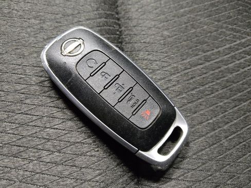 Used 2024 Nissan Rogue SV AWD/4WD image 32
