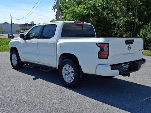 Certified 2024 Nissan Frontier SV w/ SV Convenience Package AWD/4WD image 5
