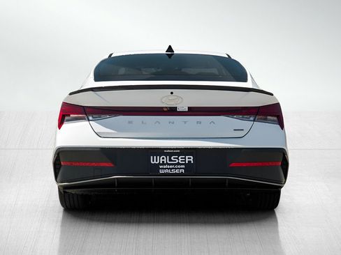 New 2025 Hyundai Elantra SEL image 5