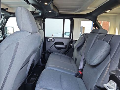 Used 2024 Jeep Wrangler Unlimited w/ Convenience Group image 25