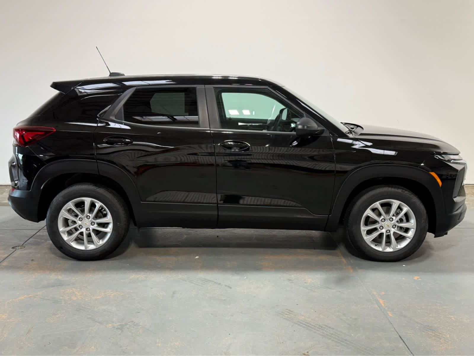 Used 2026 Chevrolet TrailBlazer LS w/ LS Convenience Package AWD/4WD image 6