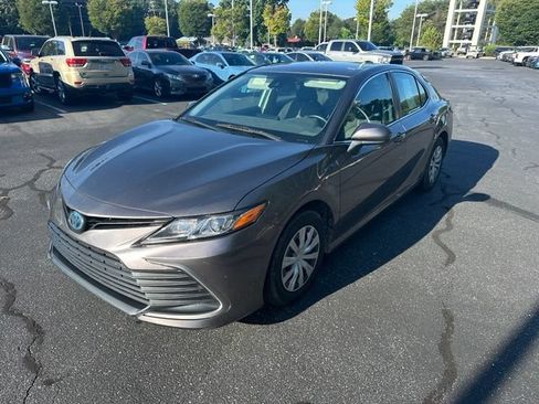 Used 2024 Toyota Camry LE FWD image 9